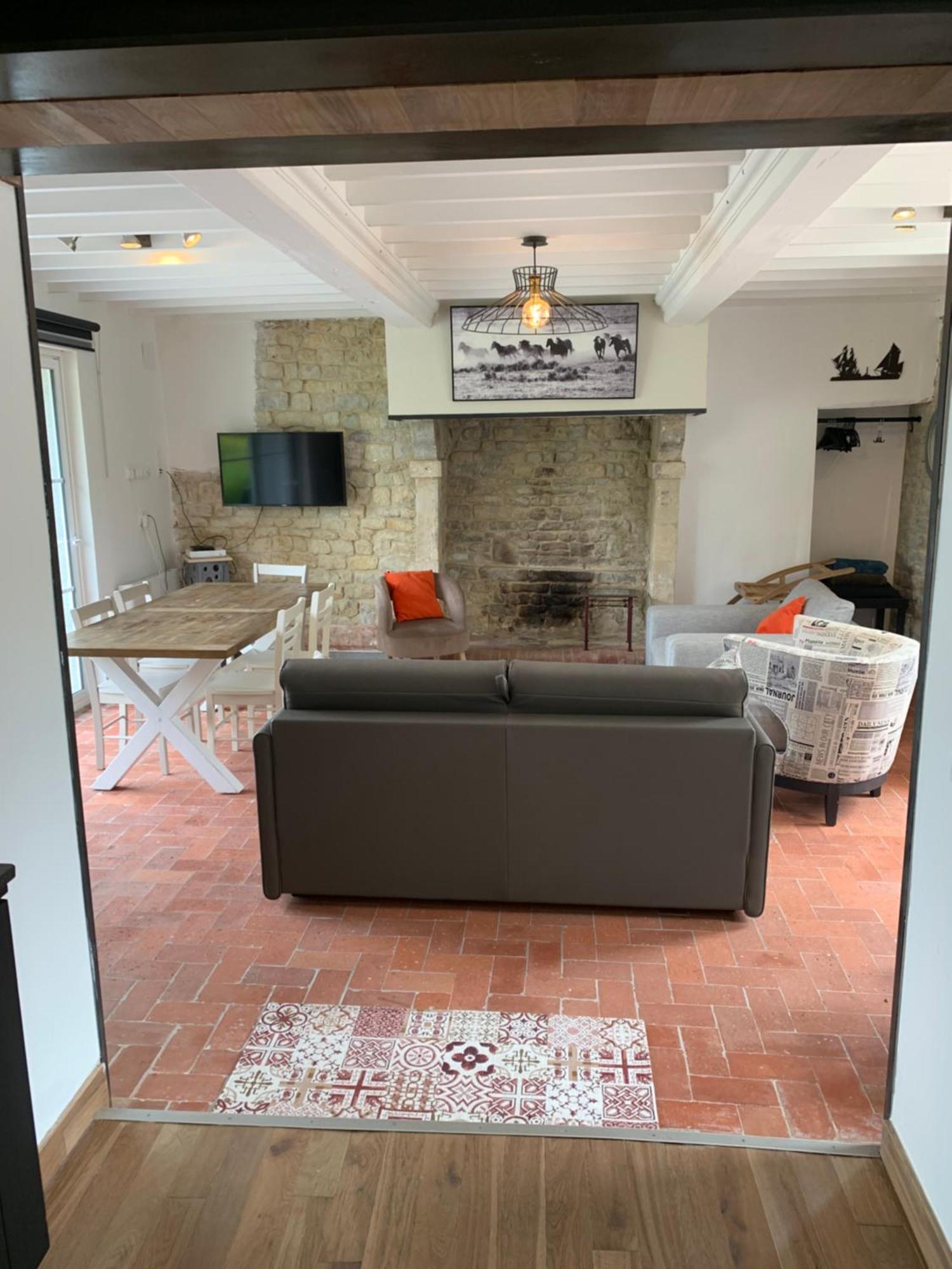 Comfortable House For 6 Guests In Saint-Come-Du-Montヴィラ エクステリア 写真