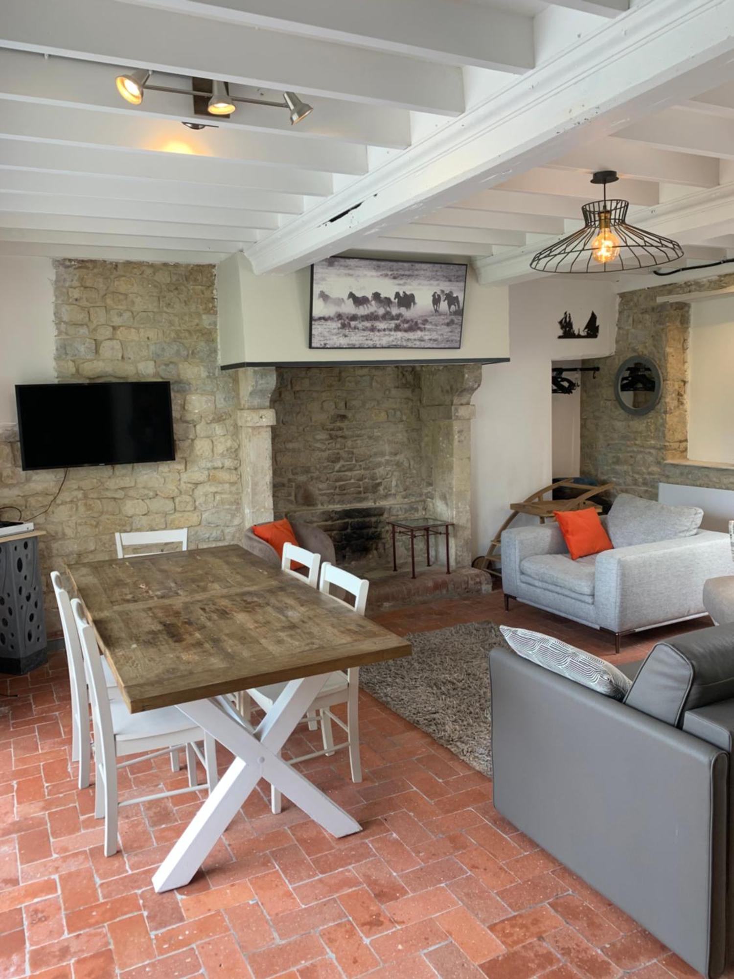 Comfortable House For 6 Guests In Saint-Come-Du-Montヴィラ エクステリア 写真