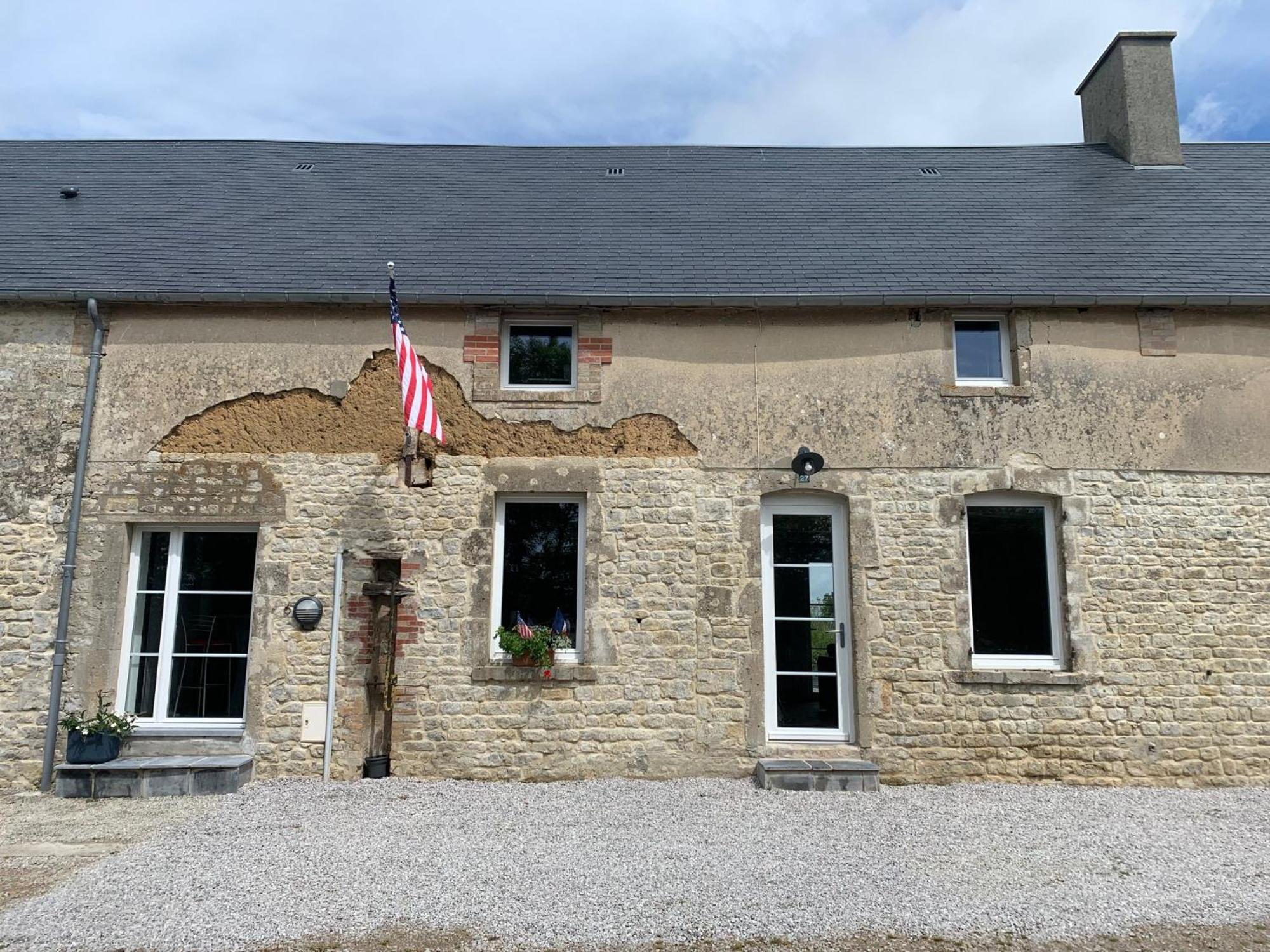 Comfortable House For 6 Guests In Saint-Come-Du-Montヴィラ エクステリア 写真