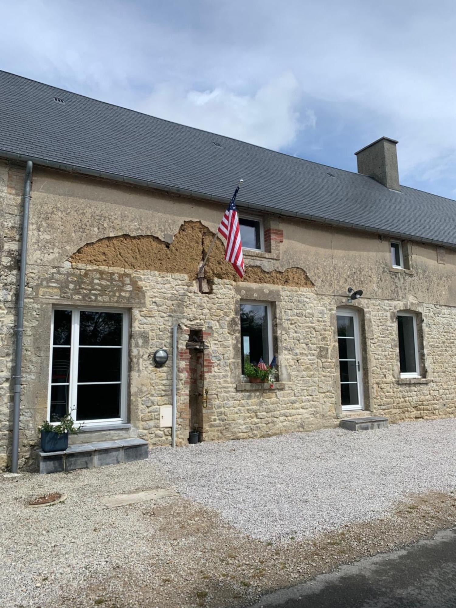 Comfortable House For 6 Guests In Saint-Come-Du-Montヴィラ エクステリア 写真